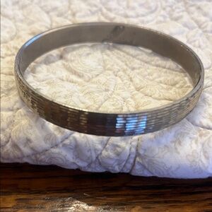 Gorgeous Silver Striking Dangle bracelet